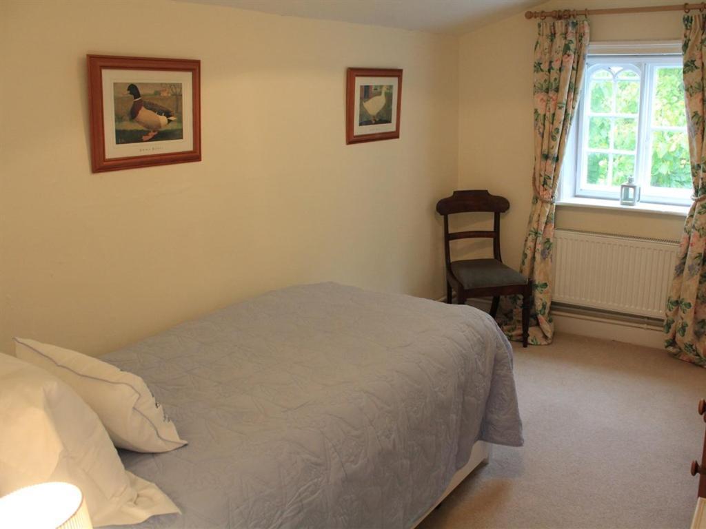 Church Farmhouse B & B Kennett Bagian luar foto