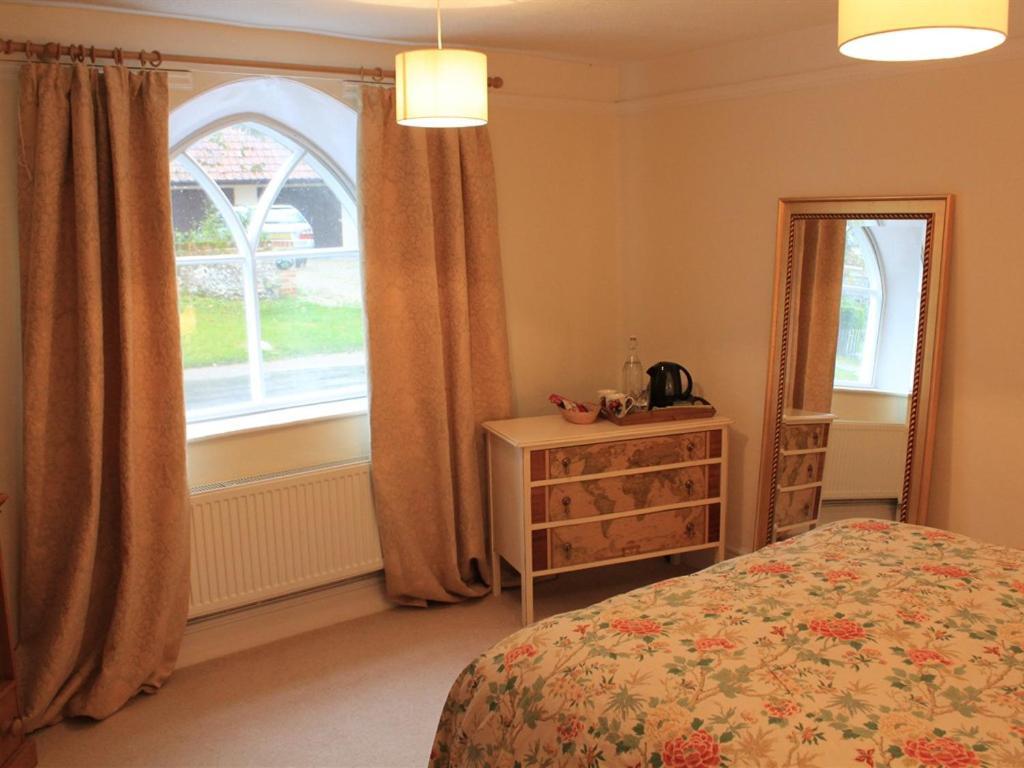 Church Farmhouse B & B Kennett Bagian luar foto