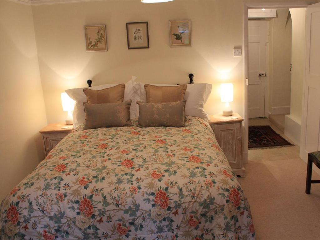 Church Farmhouse B & B Kennett Bagian luar foto