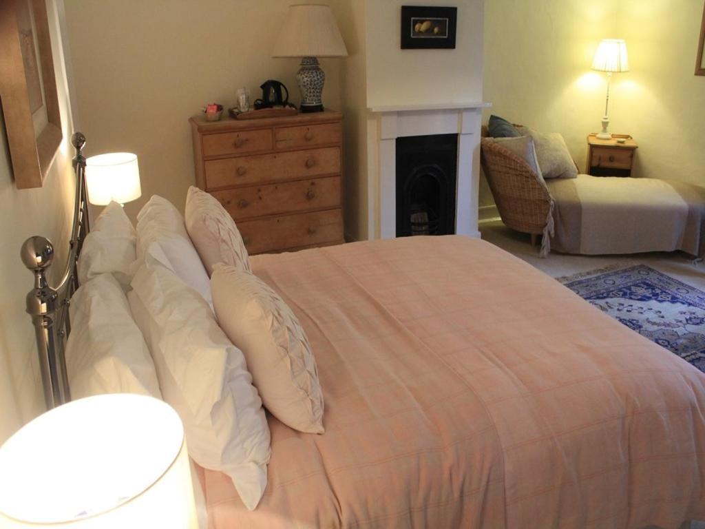 Church Farmhouse B & B Kennett Ruang foto