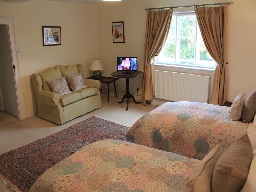 Church Farmhouse B & B Kennett Ruang foto